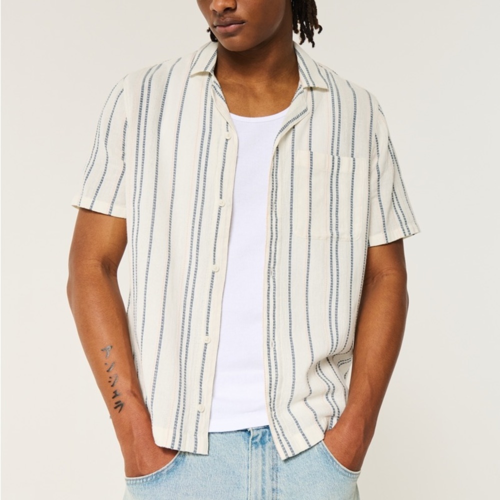 Hollister Cream Short Sleeve Button-Down Shirt with Blue Stripes